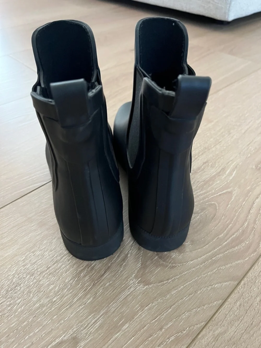 Eddie Bauer Hailey Black Chelsea Rain Boots Size 7